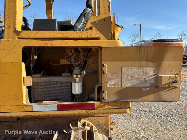 image for item FK1026 2003 Caterpillar D4G XL dozer