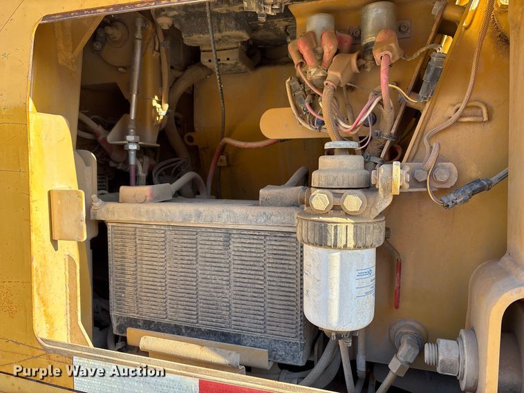 image for item FK1026 2003 Caterpillar D4G XL dozer