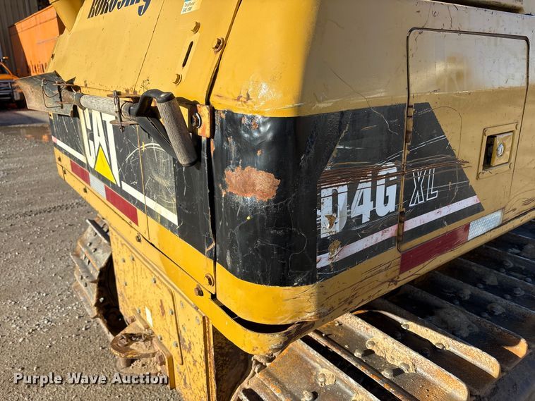 image for item FK1026 2003 Caterpillar D4G XL dozer