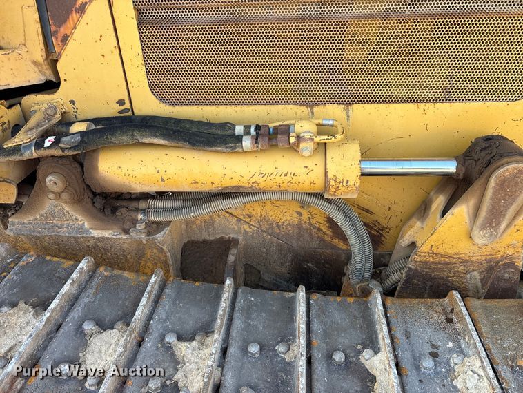 image for item FK1026 2003 Caterpillar D4G XL dozer