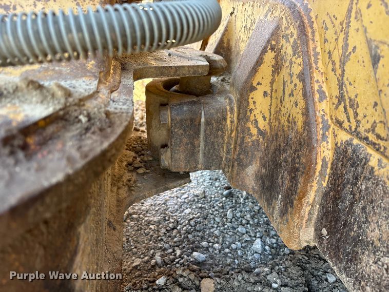 image for item FK1026 2003 Caterpillar D4G XL dozer