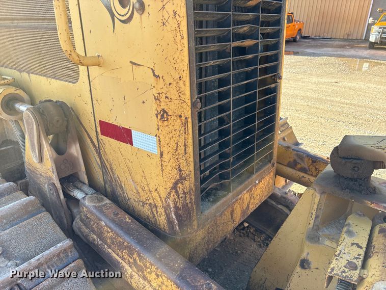 image for item FK1026 2003 Caterpillar D4G XL dozer