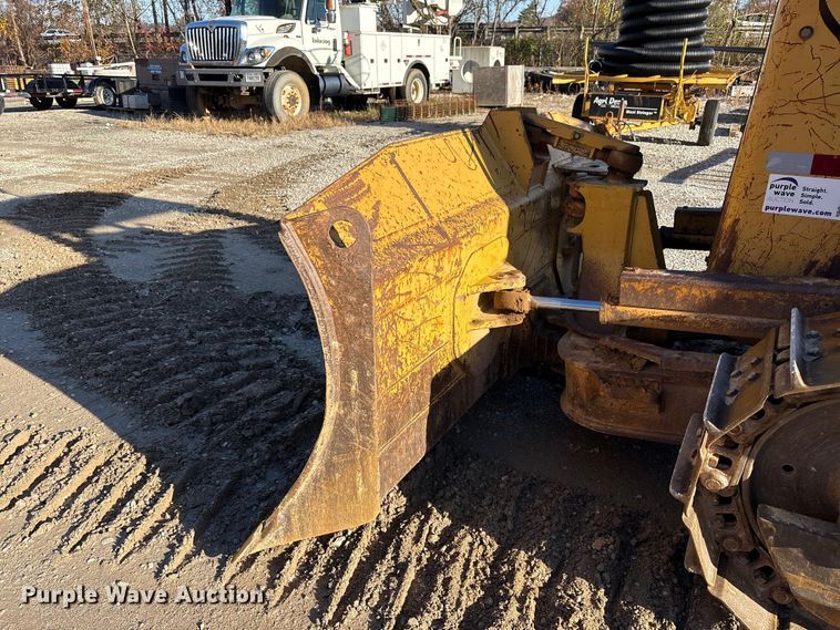 image for item FK1026 2003 Caterpillar D4G XL dozer