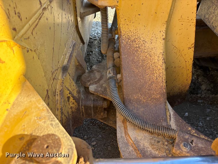 image for item FK1026 2003 Caterpillar D4G XL dozer