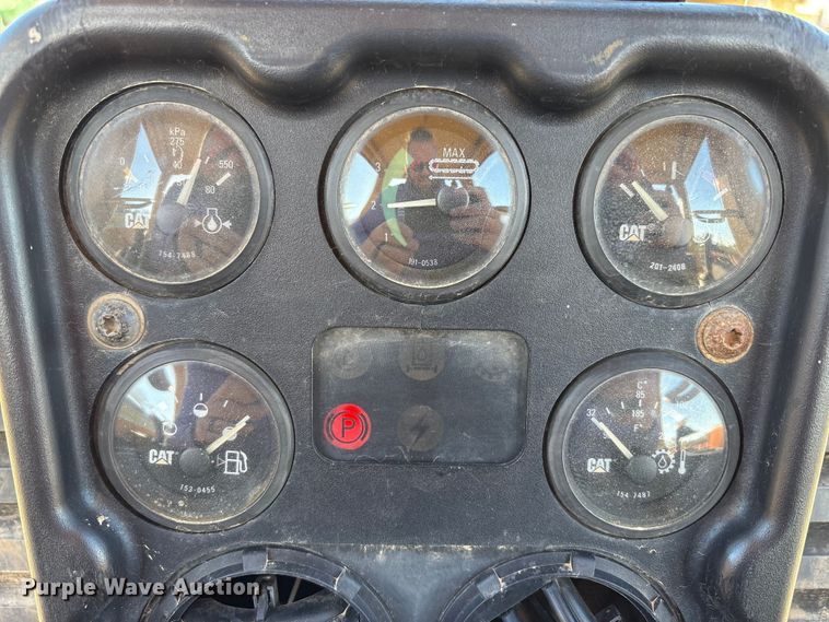 image for item FK1026 2003 Caterpillar D4G XL dozer