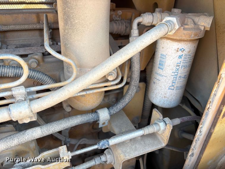 image for item FK1026 2003 Caterpillar D4G XL dozer