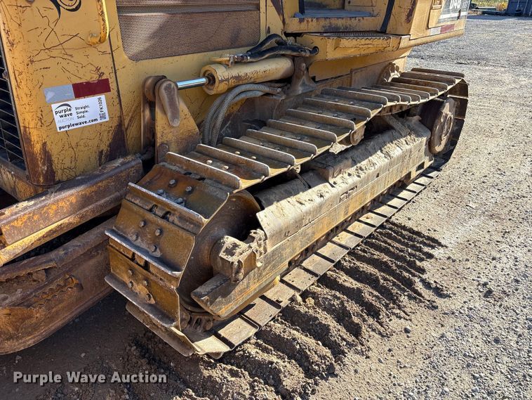 image for item FK1026 2003 Caterpillar D4G XL dozer