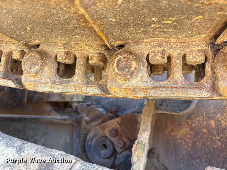 image for item FK1026 2003 Caterpillar D4G XL dozer