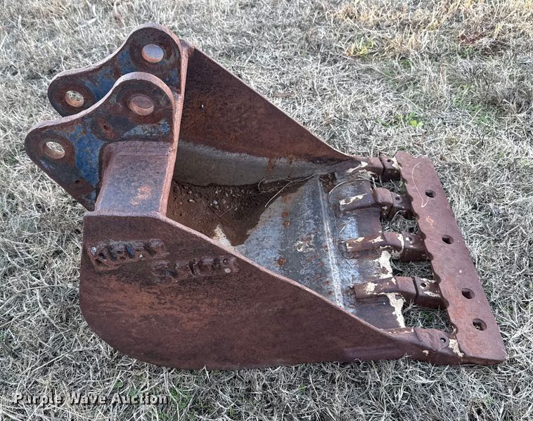 image for item HI9353 Tooth-Pro 3FB24 excavator bucket