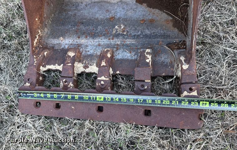 image for item HI9353 Tooth-Pro 3FB24 excavator bucket