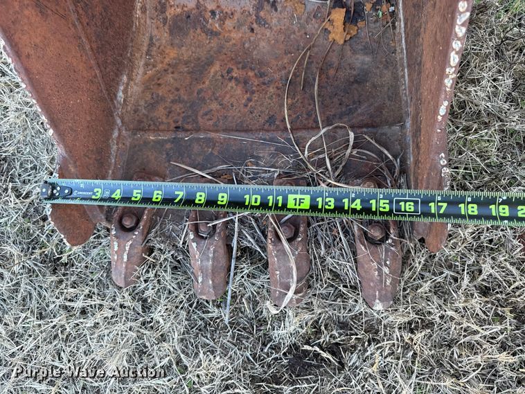 image for item HI9354 Excavator bucket