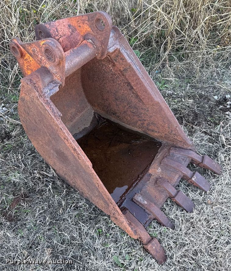 image for item HI9355 Excavator bucket