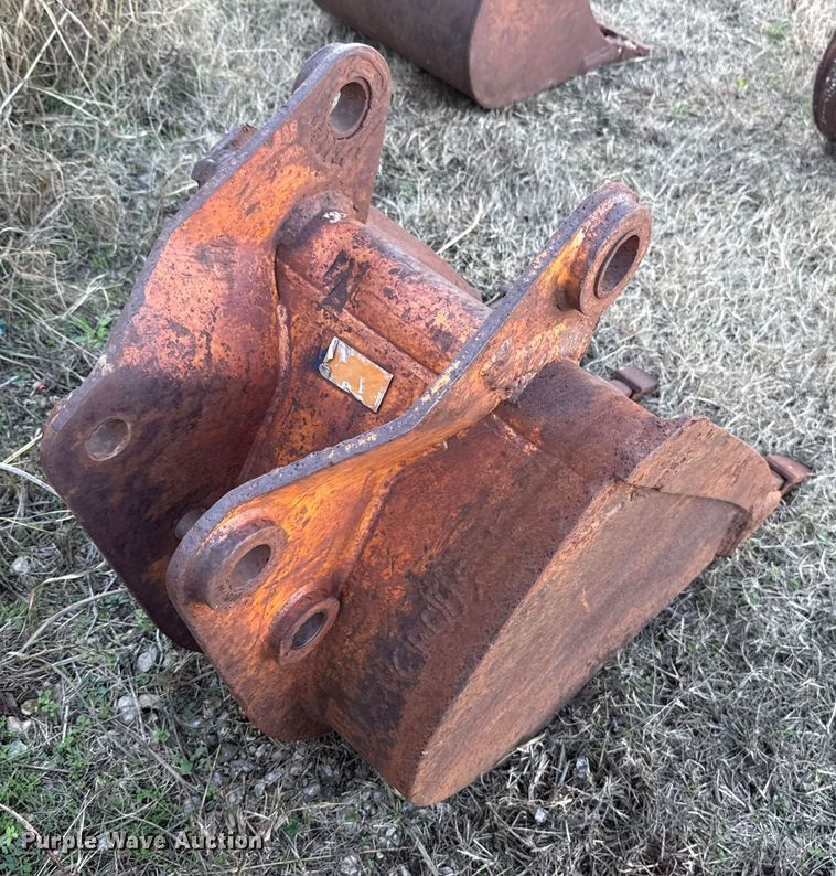 image for item HI9355 Excavator bucket