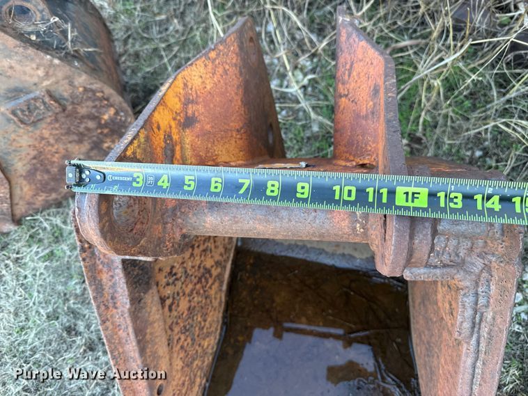 image for item HI9355 Excavator bucket