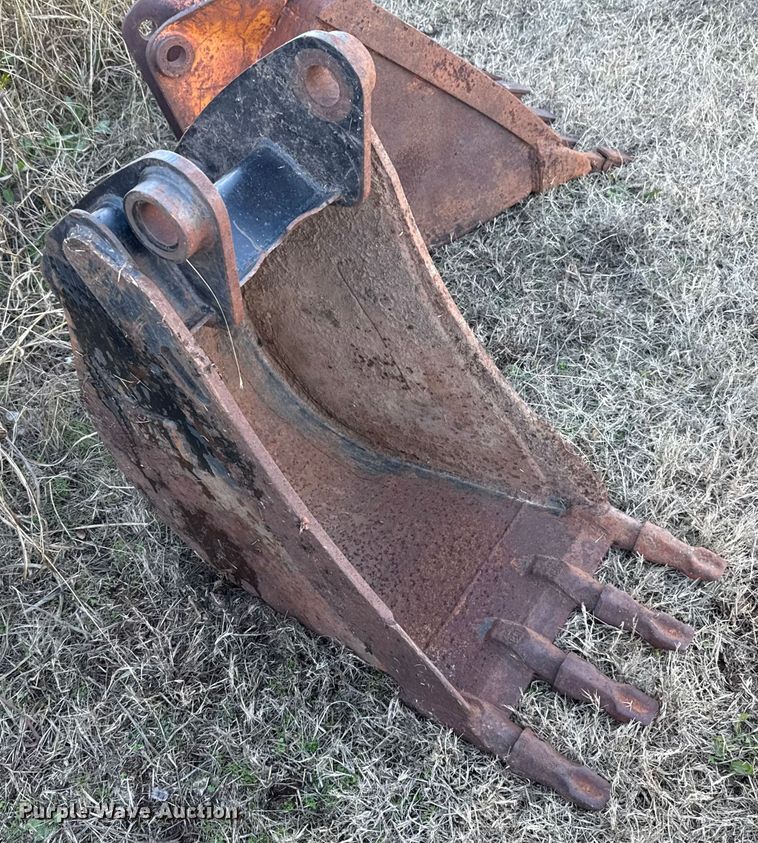 image for item HI9356 Caterpillar backhoe bucket