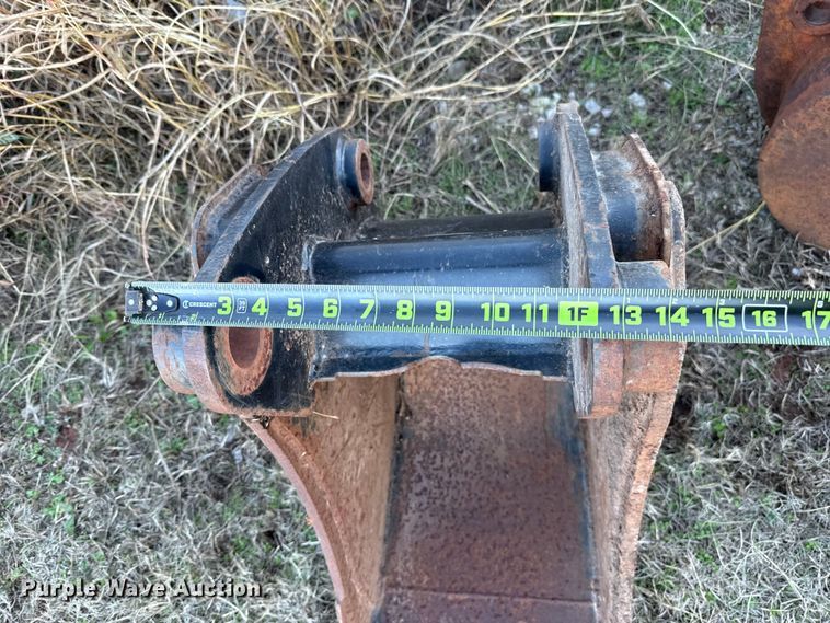 image for item HI9356 Caterpillar backhoe bucket