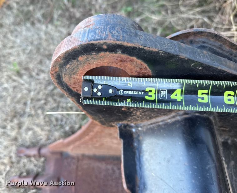 image for item HI9356 Caterpillar backhoe bucket