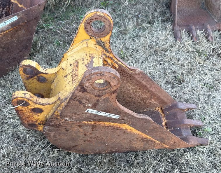 image for item HI9357 Backhoe bucket