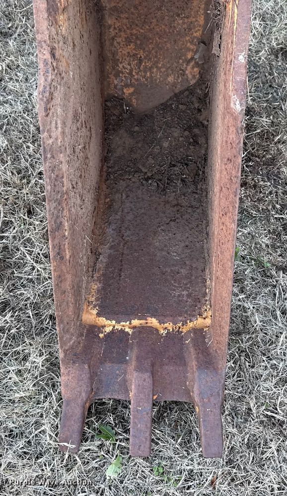 image for item HI9357 Backhoe bucket