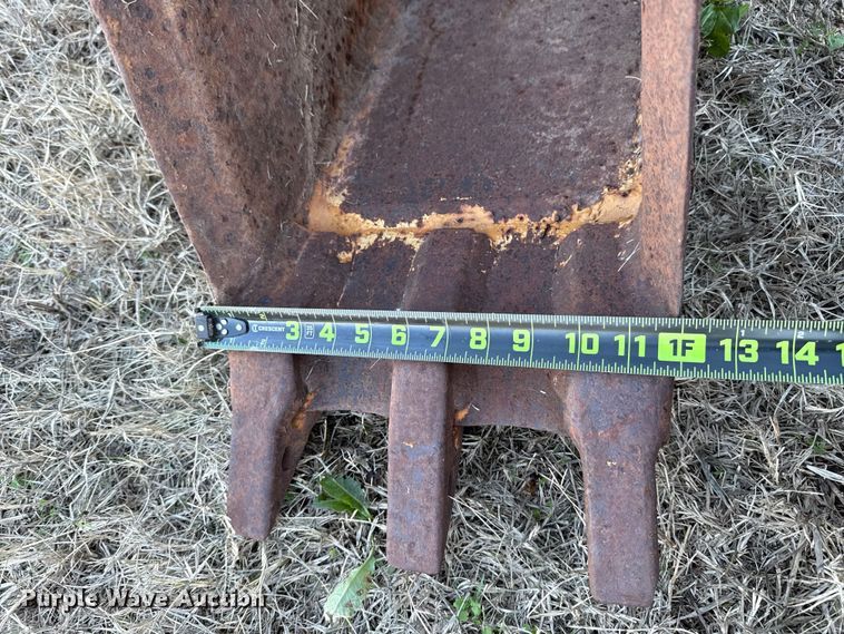 image for item HI9357 Backhoe bucket