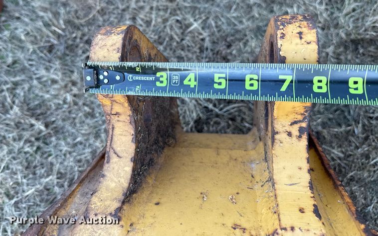 image for item HI9357 Backhoe bucket