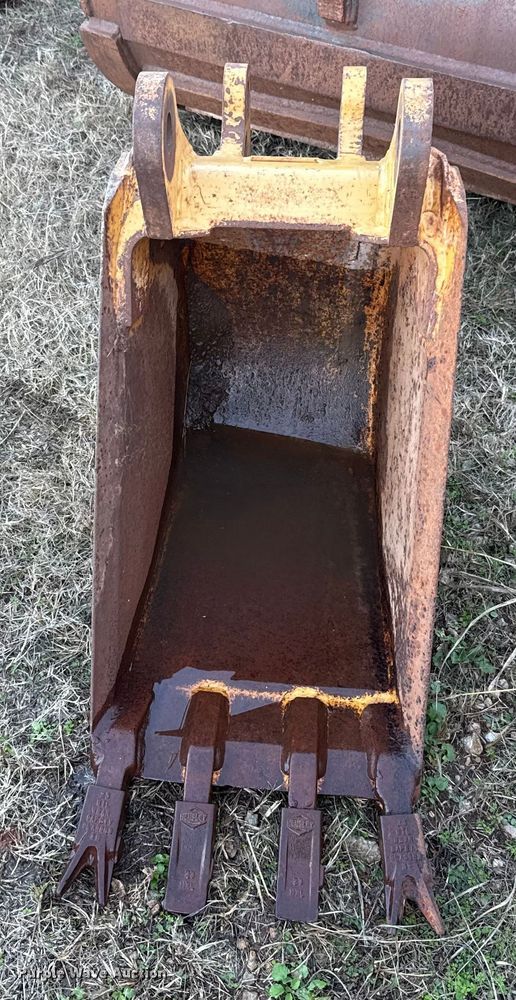 image for item HI9358 Backhoe bucket