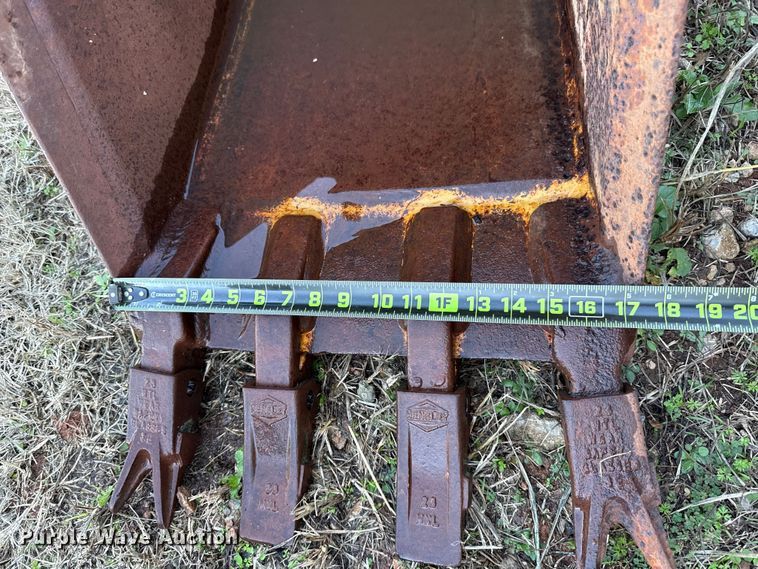 image for item HI9358 Backhoe bucket