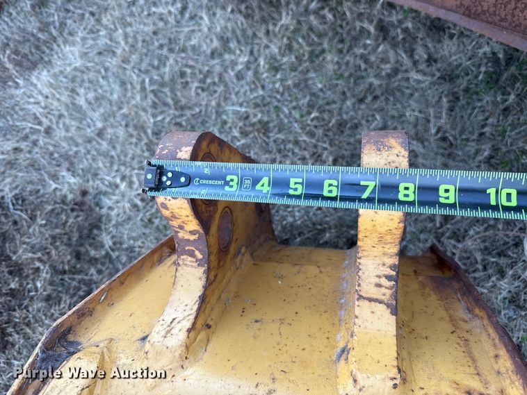 image for item HI9358 Backhoe bucket