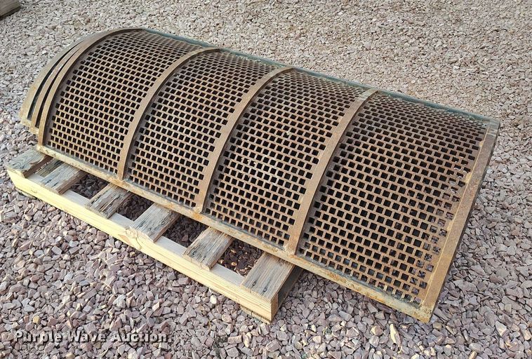 image for item IH9344 Mobark 1300A (4) 1/2