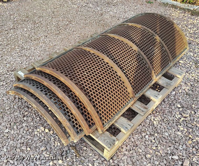 image for item IH9344 Mobark 1300A (4) 1/2