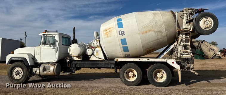 image for item NA9843 1995 Mack RD690S ready mix truck