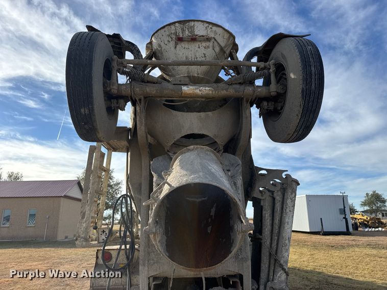 image for item NA9843 1995 Mack RD690S ready mix truck