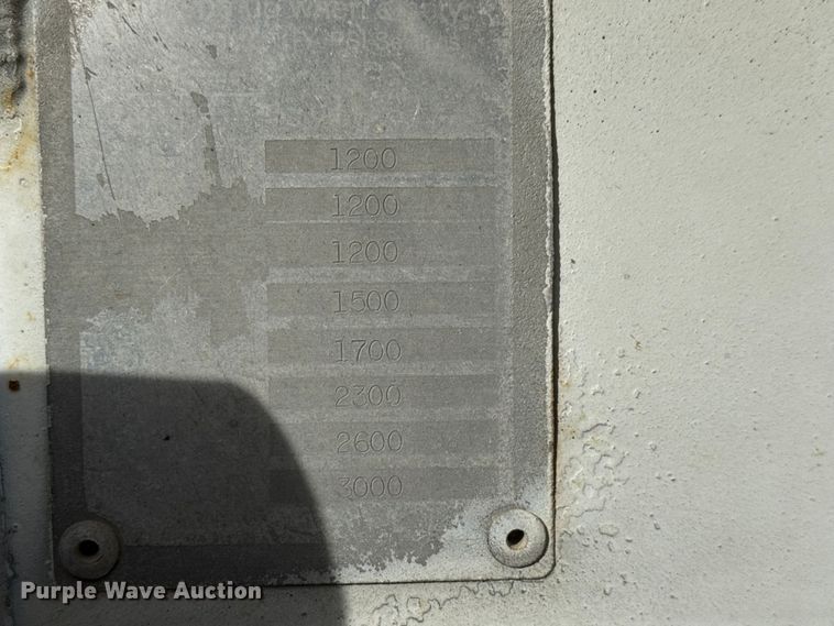 image for item NA9843 1995 Mack RD690S ready mix truck