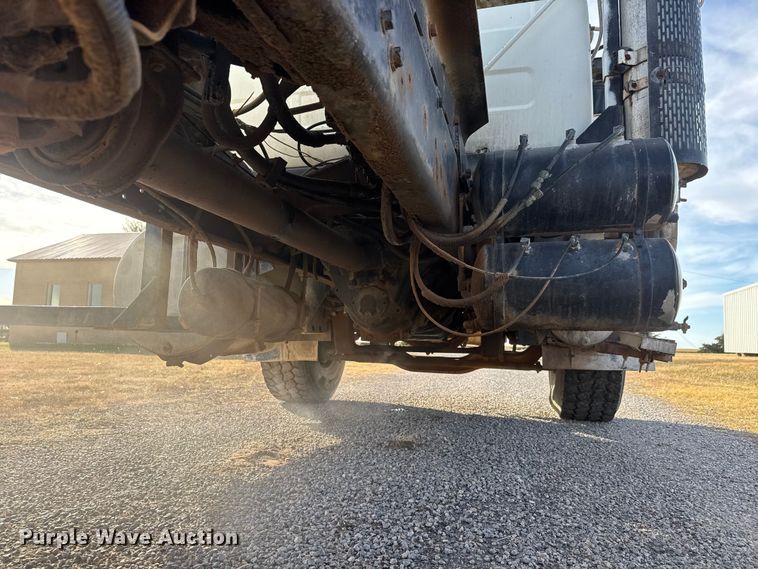 image for item NA9843 1995 Mack RD690S ready mix truck