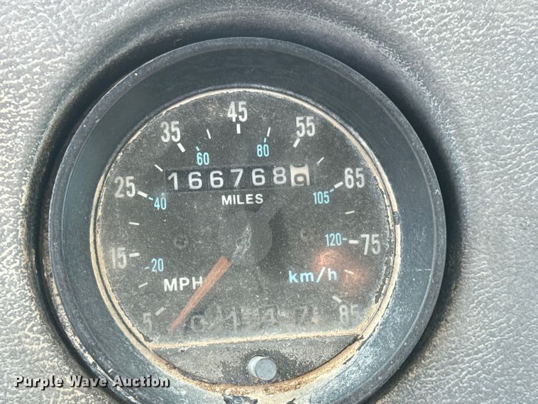 image for item NA9843 1995 Mack RD690S ready mix truck