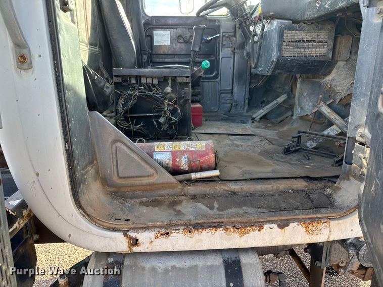 image for item NA9843 1995 Mack RD690S ready mix truck