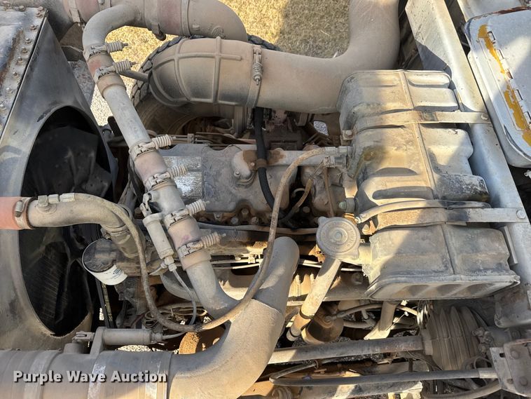 image for item NA9843 1995 Mack RD690S ready mix truck