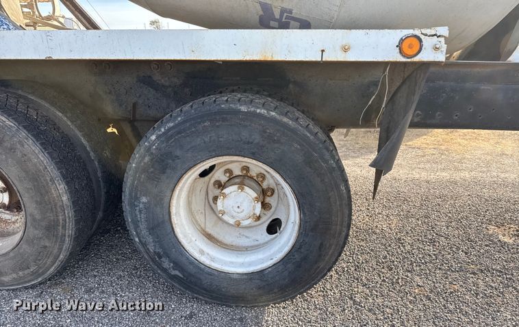 image for item NA9843 1995 Mack RD690S ready mix truck