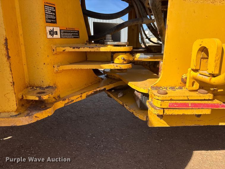 image for item NA9847 2007 John Deere 624J wheel loader