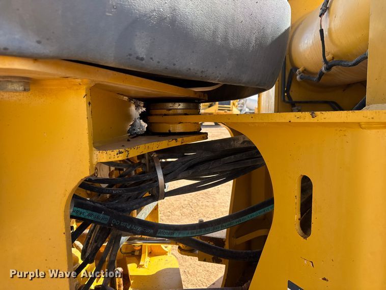 image for item NA9847 2007 John Deere 624J wheel loader