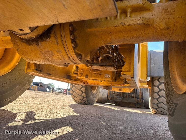 image for item NA9847 2007 John Deere 624J wheel loader