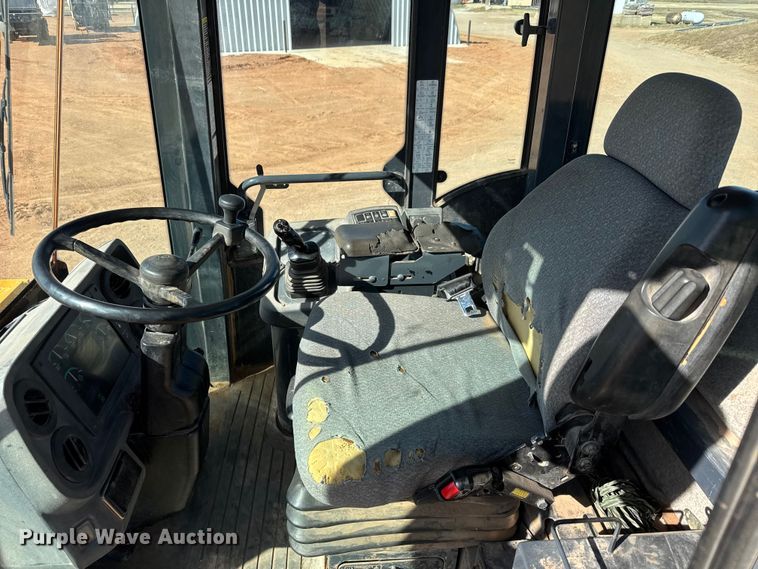 image for item NA9847 2007 John Deere 624J wheel loader