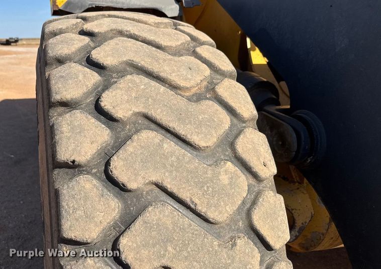 image for item NA9847 2007 John Deere 624J wheel loader