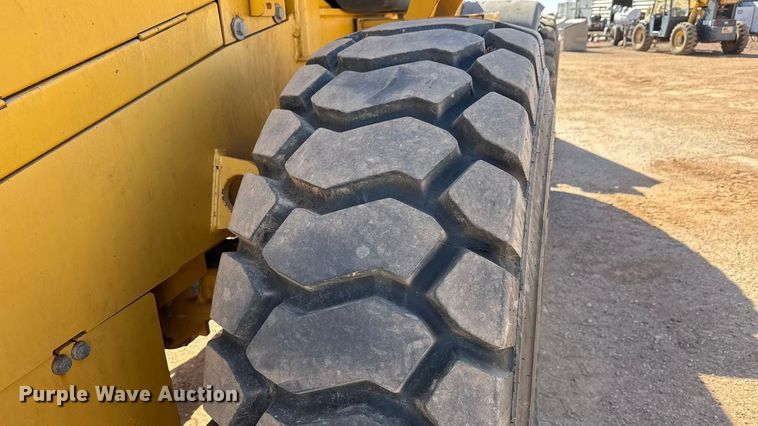 image for item NA9847 2007 John Deere 624J wheel loader