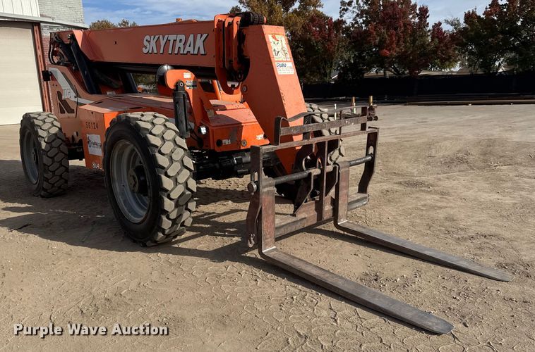 image for item NA9891 2014 Sky Trak 8042 telehandler