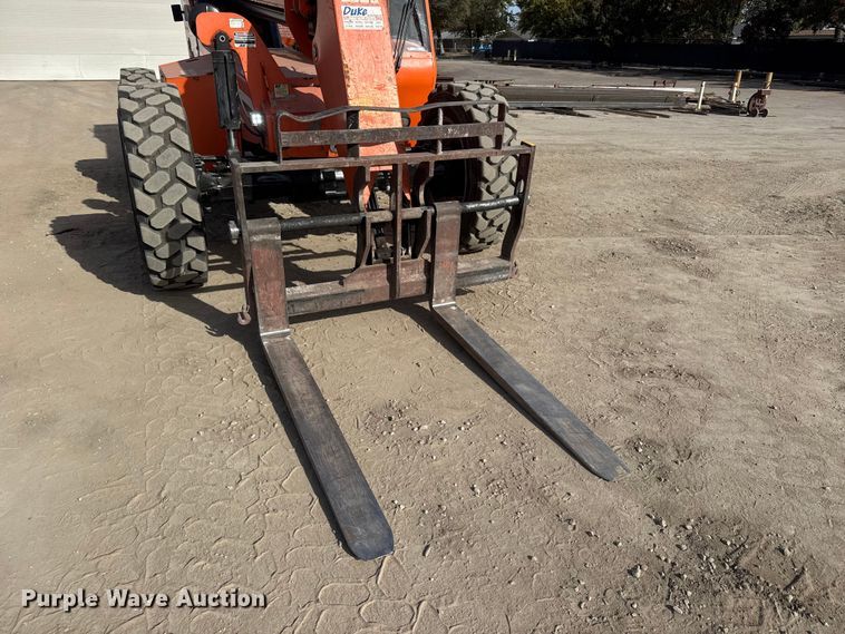 image for item NA9891 2014 Sky Trak 8042 telehandler