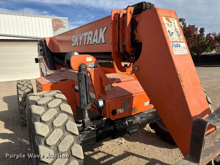 image for item NA9891 2014 Sky Trak 8042 telehandler
