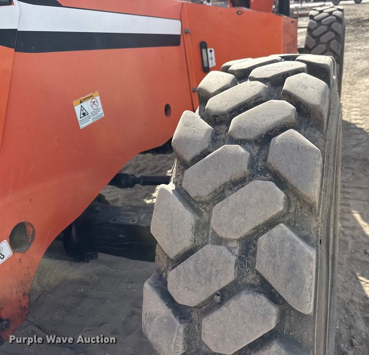 image for item NA9891 2014 Sky Trak 8042 telehandler