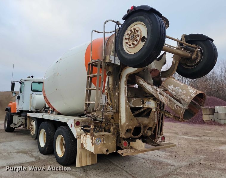 image for item NO9790 2006 International Paystar 5500i ready mix truck