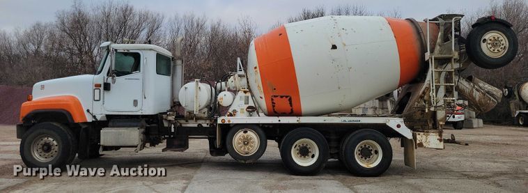 image for item NO9790 2006 International Paystar 5500i ready mix truck